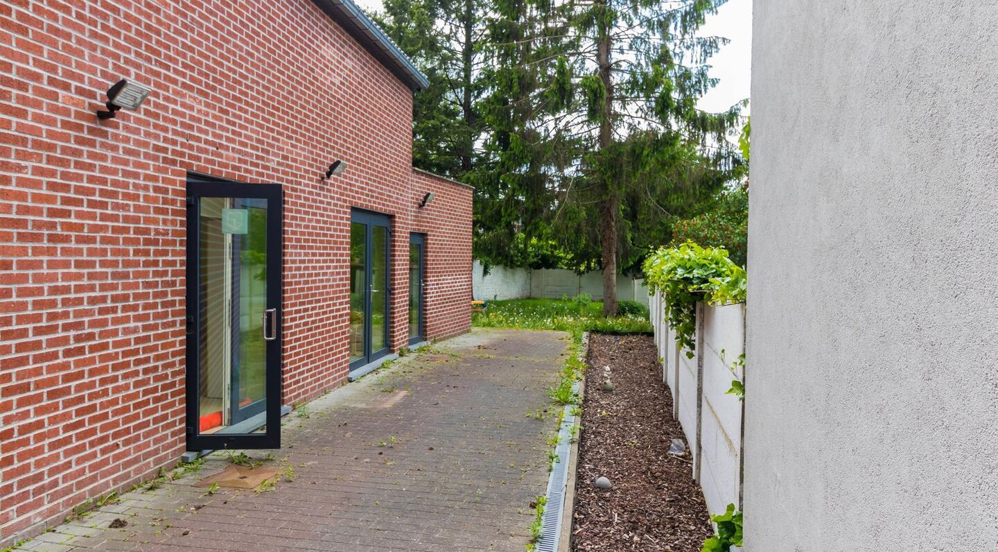 Commercial groundfloor for rent in Zaventem
