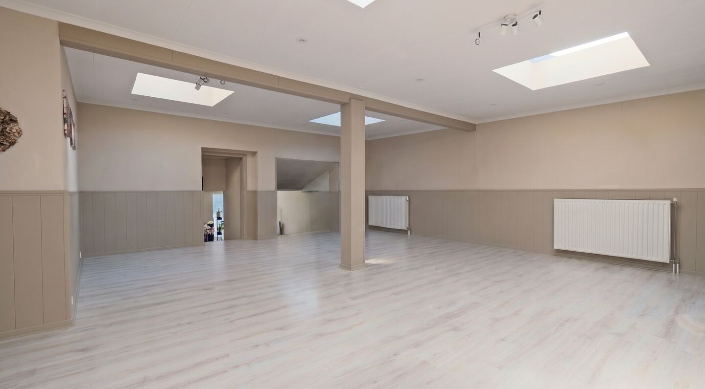 Gebouw voor gemengd gebruik te koop in Huldenberg
