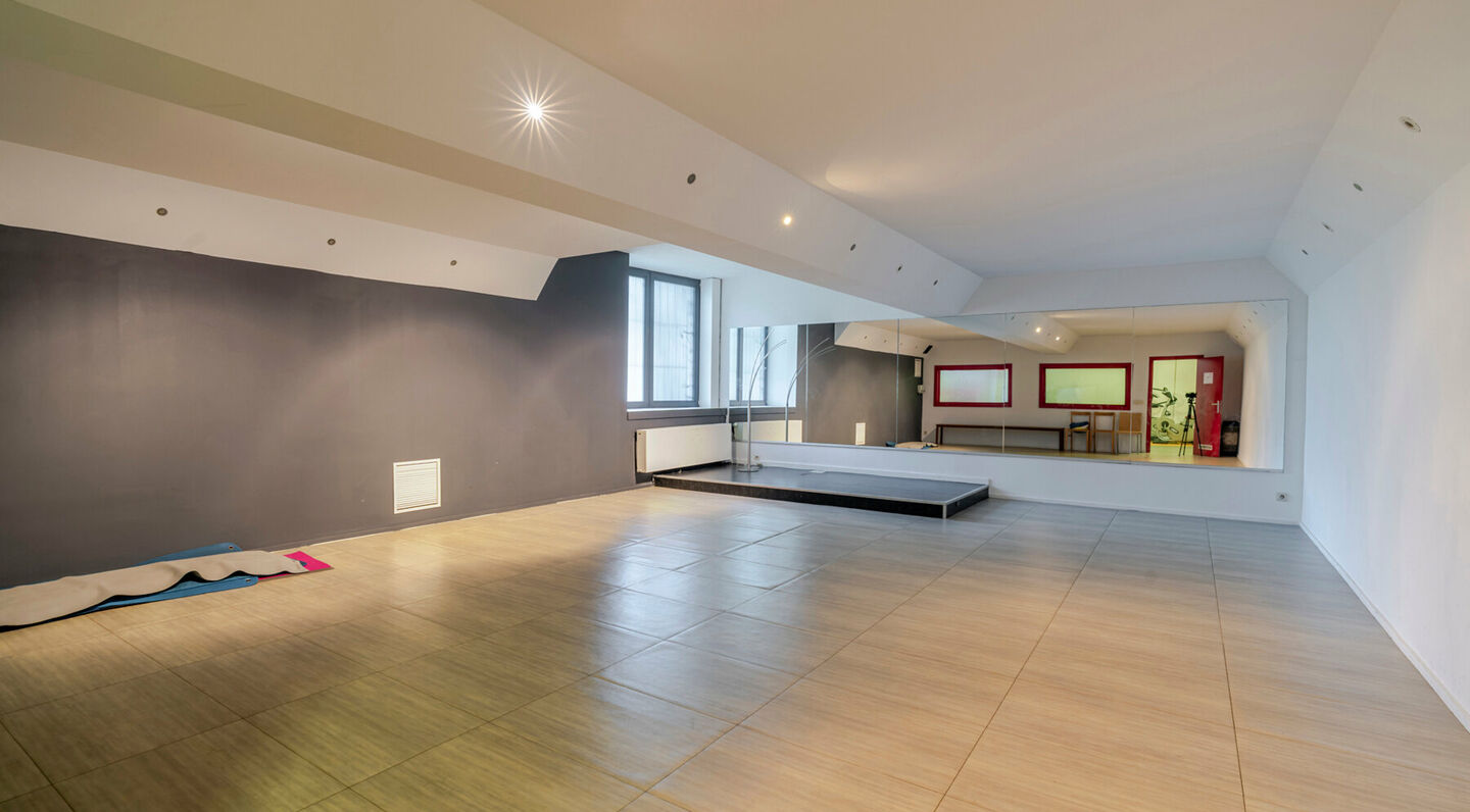 Immeuble à usage multiple à vendre à Molenbeek-Sint-Jan