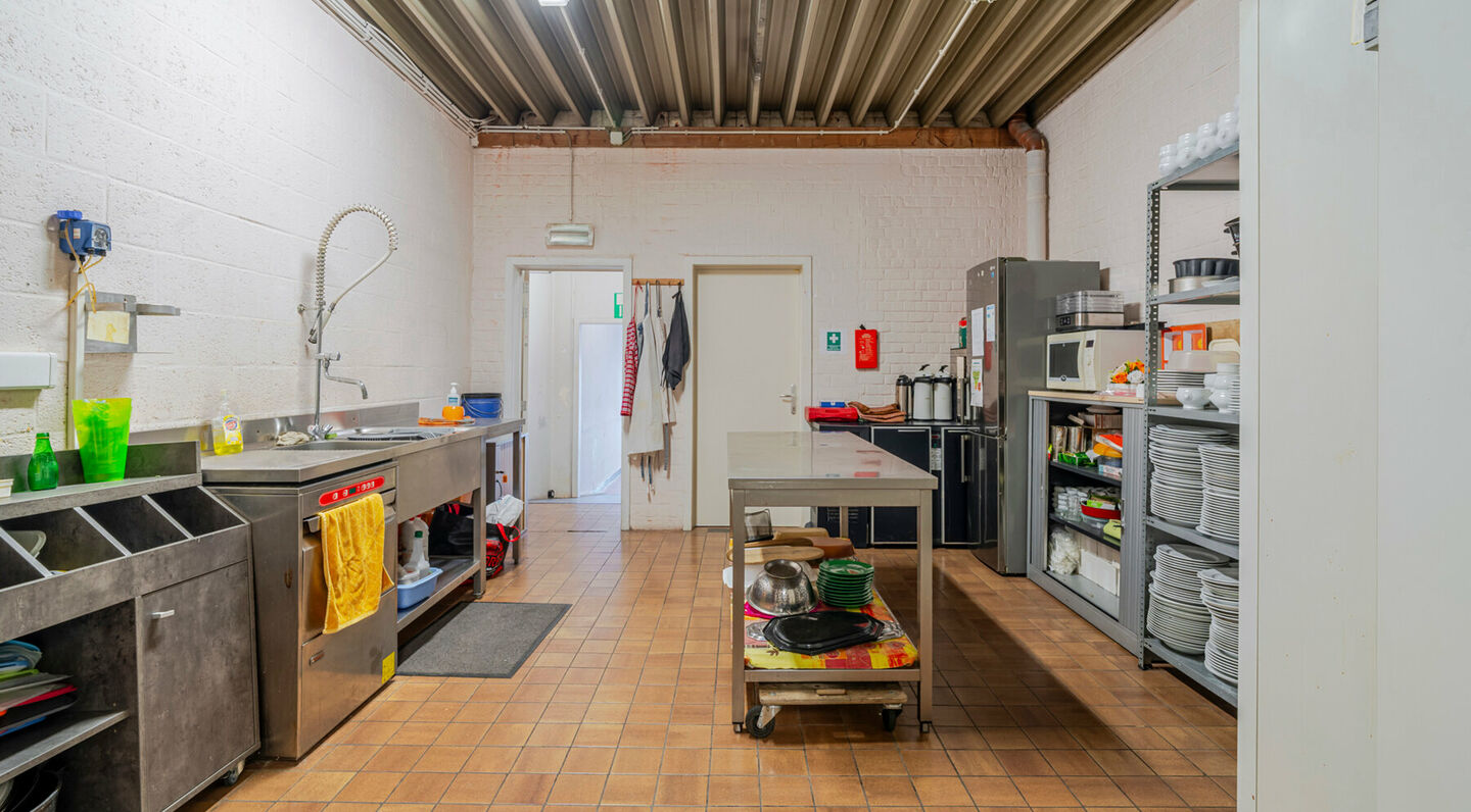 Multi-purpose building for sale in Molenbeek-Sint-Jan