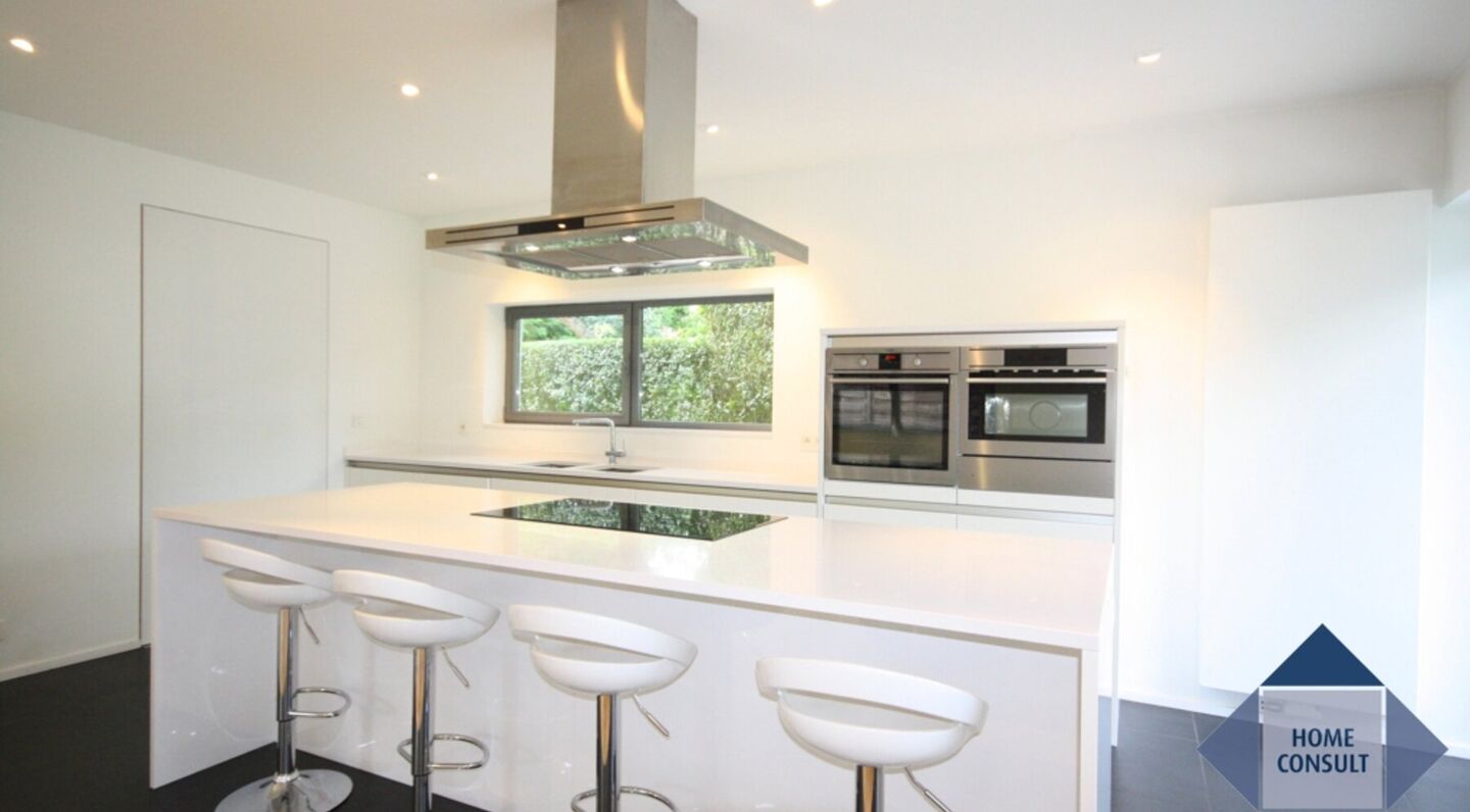 Villa for rent in Sterrebeek