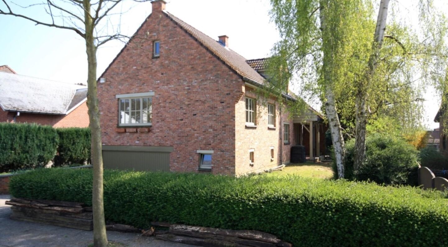 Villa for rent in Sterrebeek