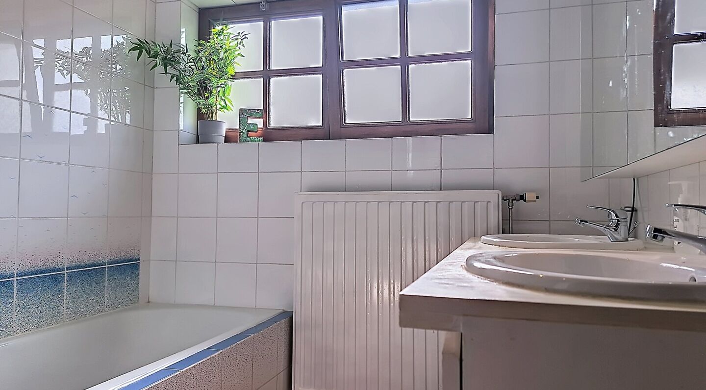 Villa for rent in Sterrebeek
