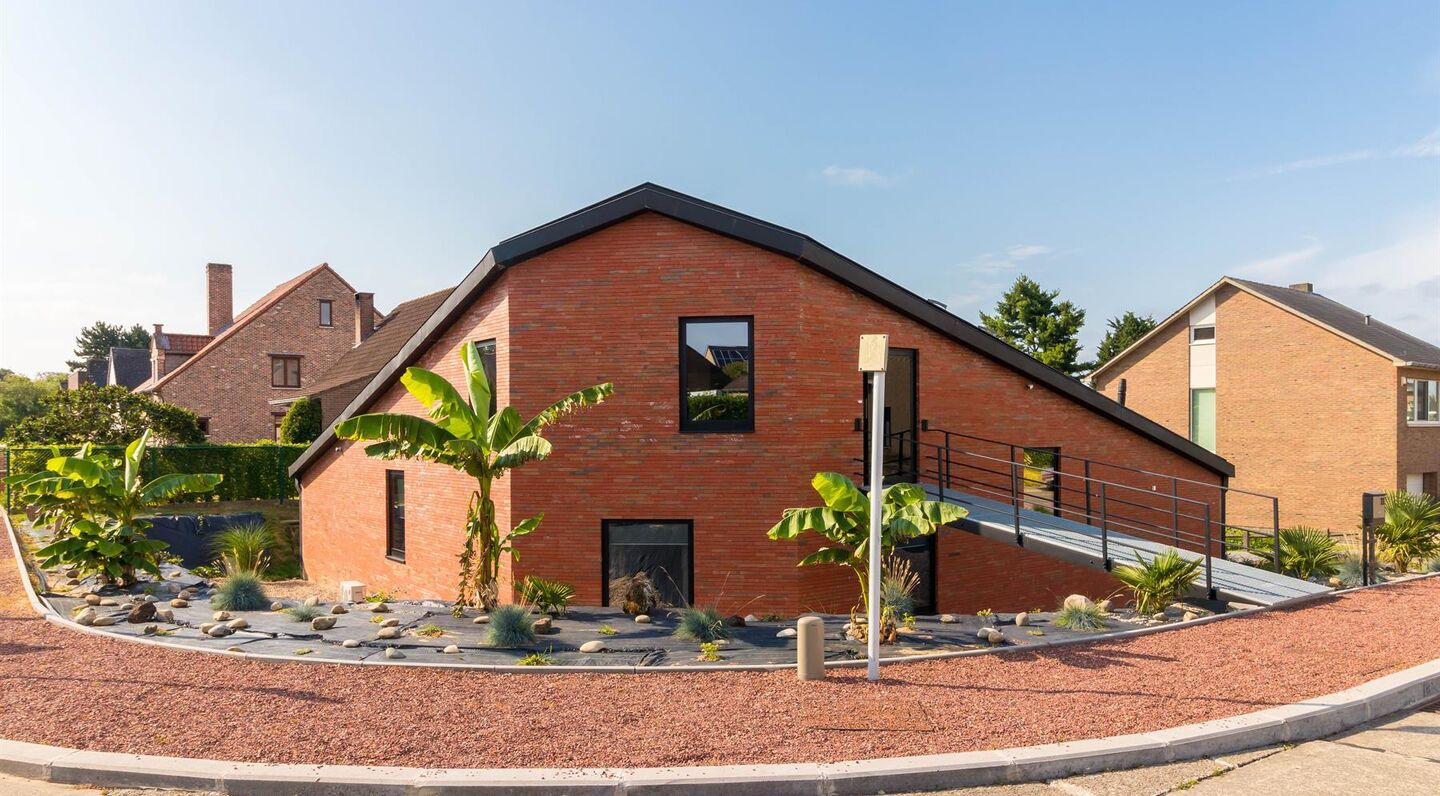 Villa for rent in Sterrebeek